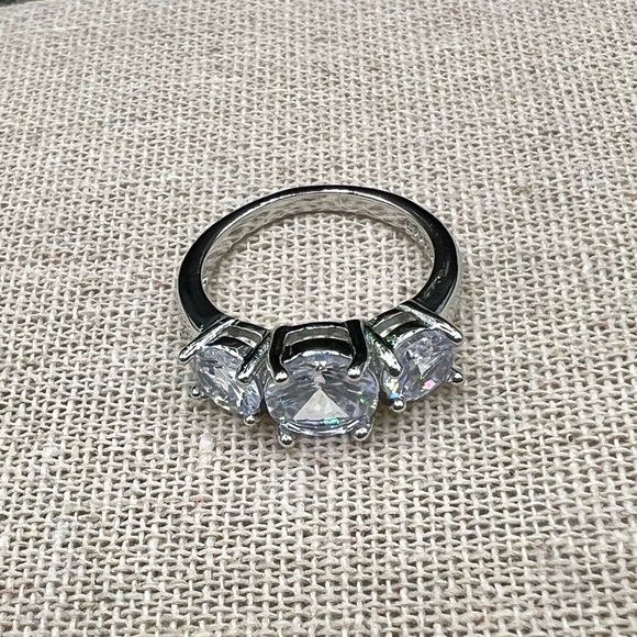 NIB 925 Sterling Silver & Zircon Engagement Wedding Anniversary Ring Size 8 - Picture 14 of 16